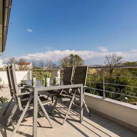 Apartment Frgacic *